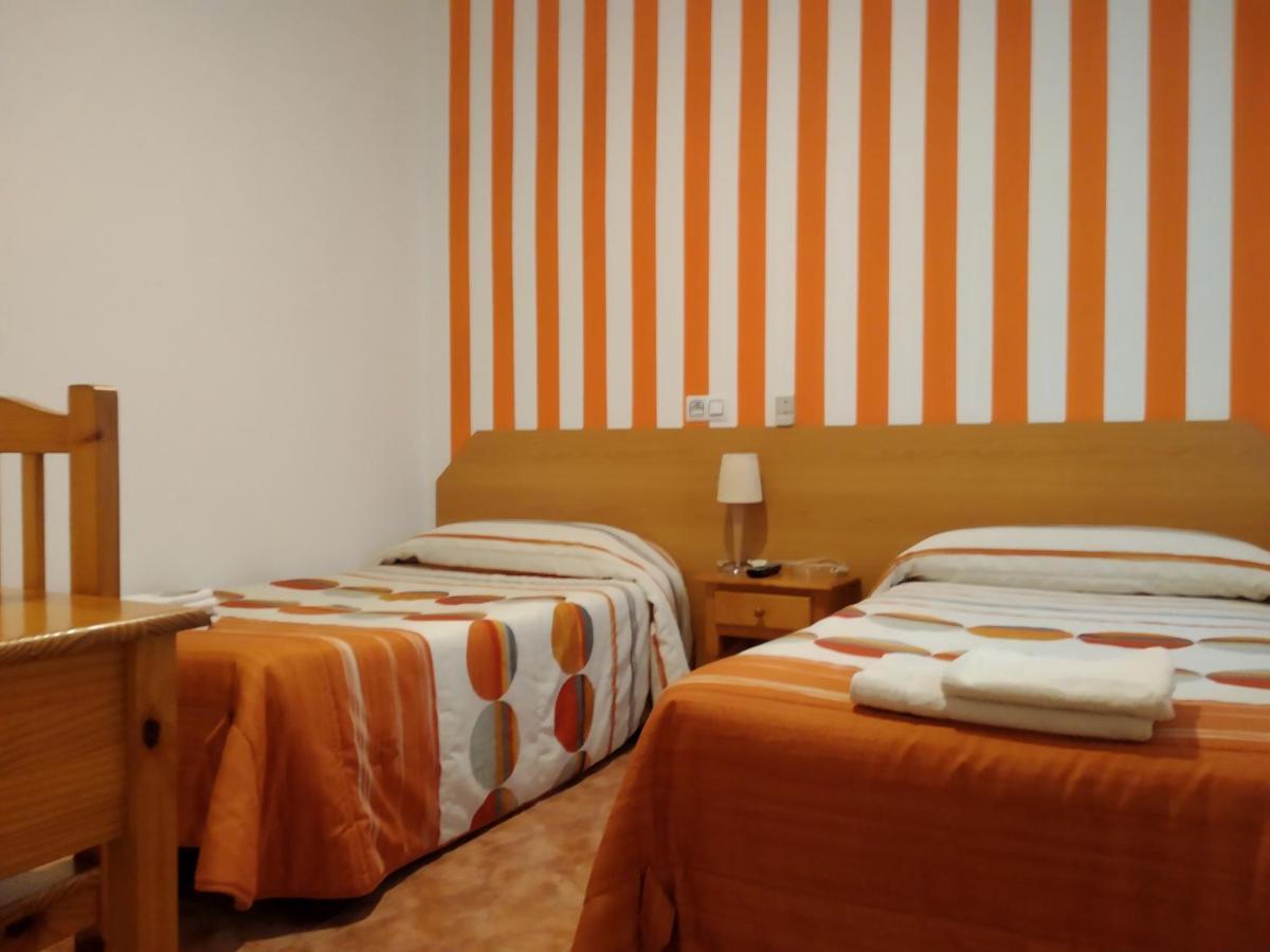 Pension Dominguez Madrid Extérieur photo