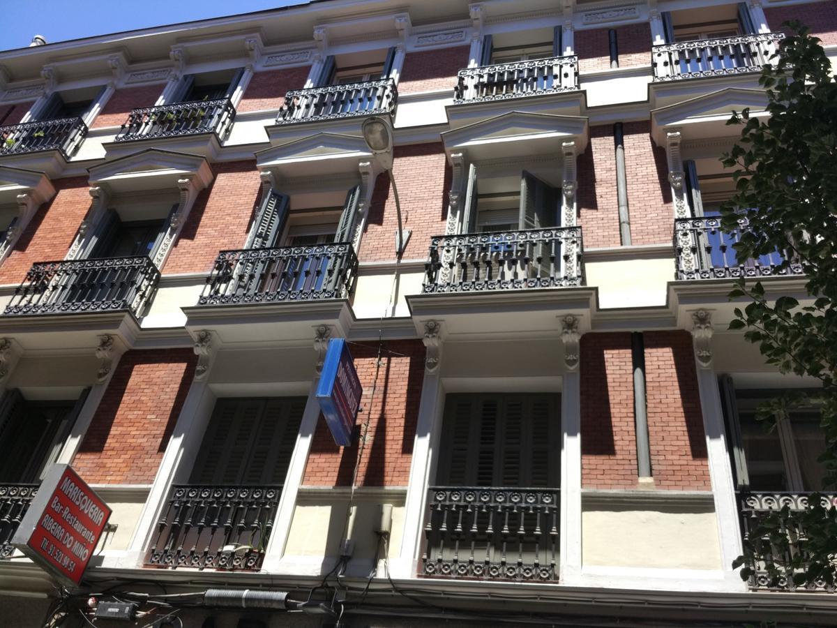 Pension Dominguez Madrid Extérieur photo
