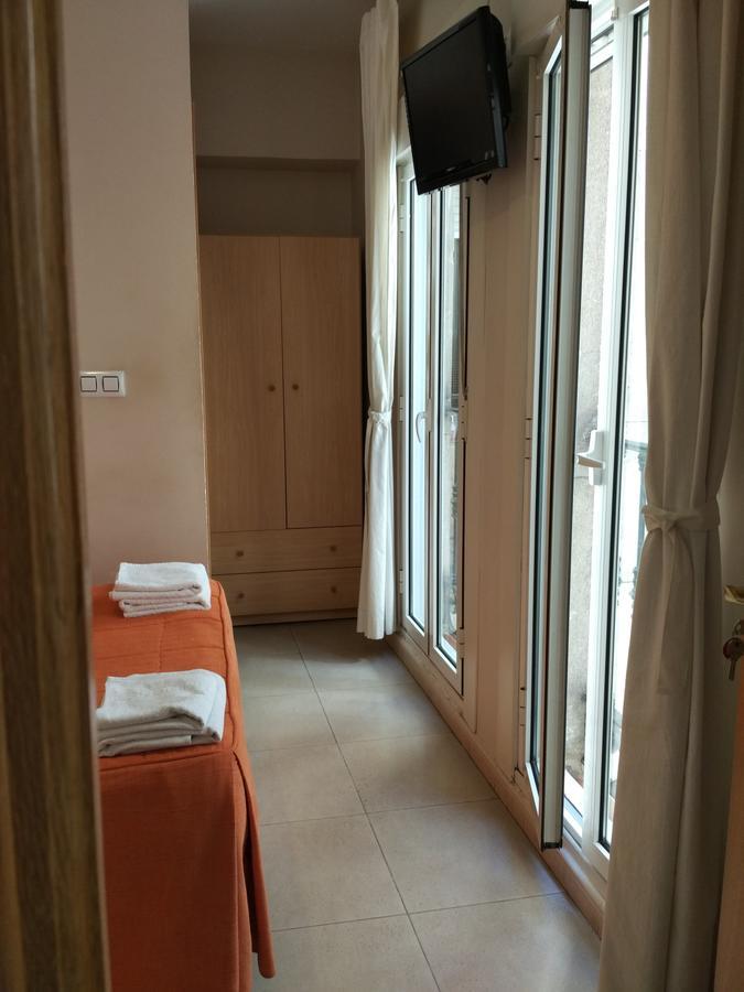 Pension Dominguez Madrid Extérieur photo