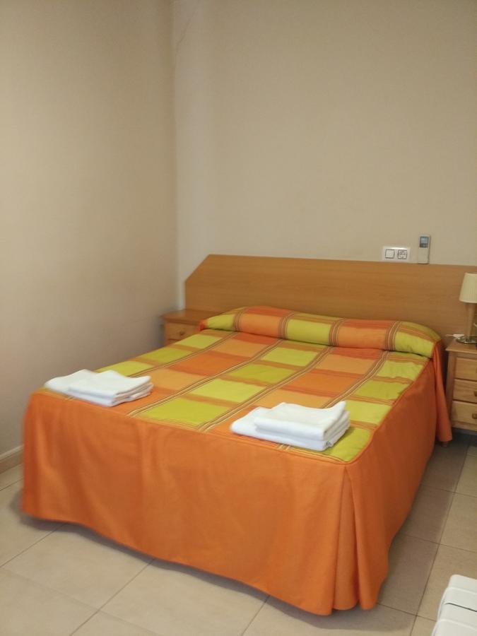 Pension Dominguez Madrid Extérieur photo