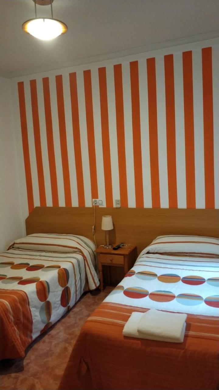 Pension Dominguez Madrid Extérieur photo